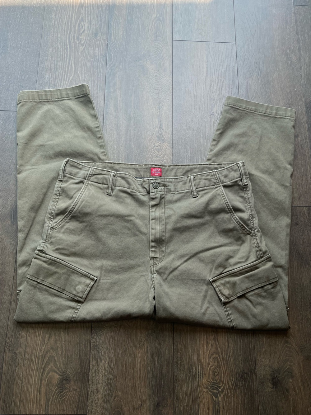 NWOT Levi's Cargo Pants